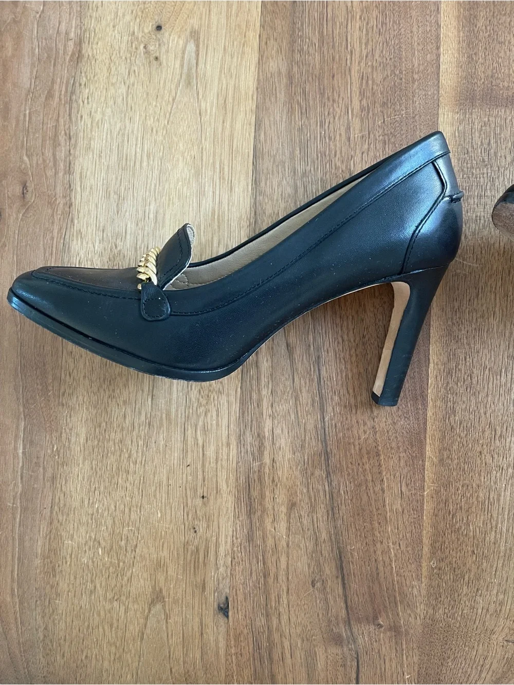 Ralph Lauren Black Leather Chain-Trim Pump 8